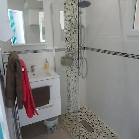 Tiny House Avec Piscine A Figari