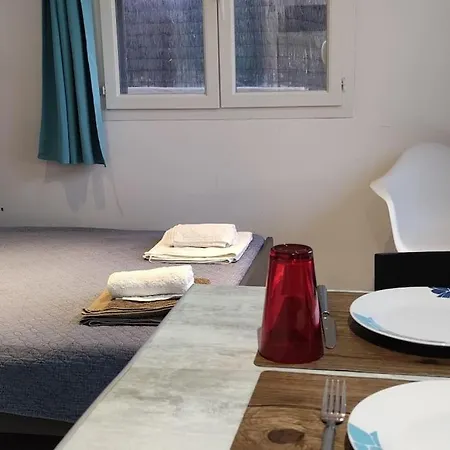 Vakantiehuis Tiny House Avec Piscine A Figari (Corsica)