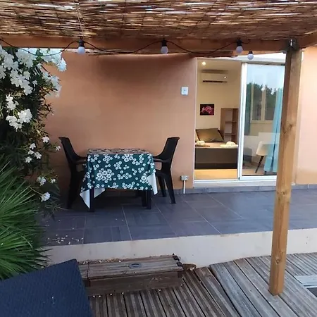Tiny House Avec Piscine A Figari * Figari (Corsica)