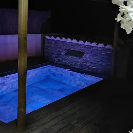 Vakantiehuis Tiny House Avec Piscine A